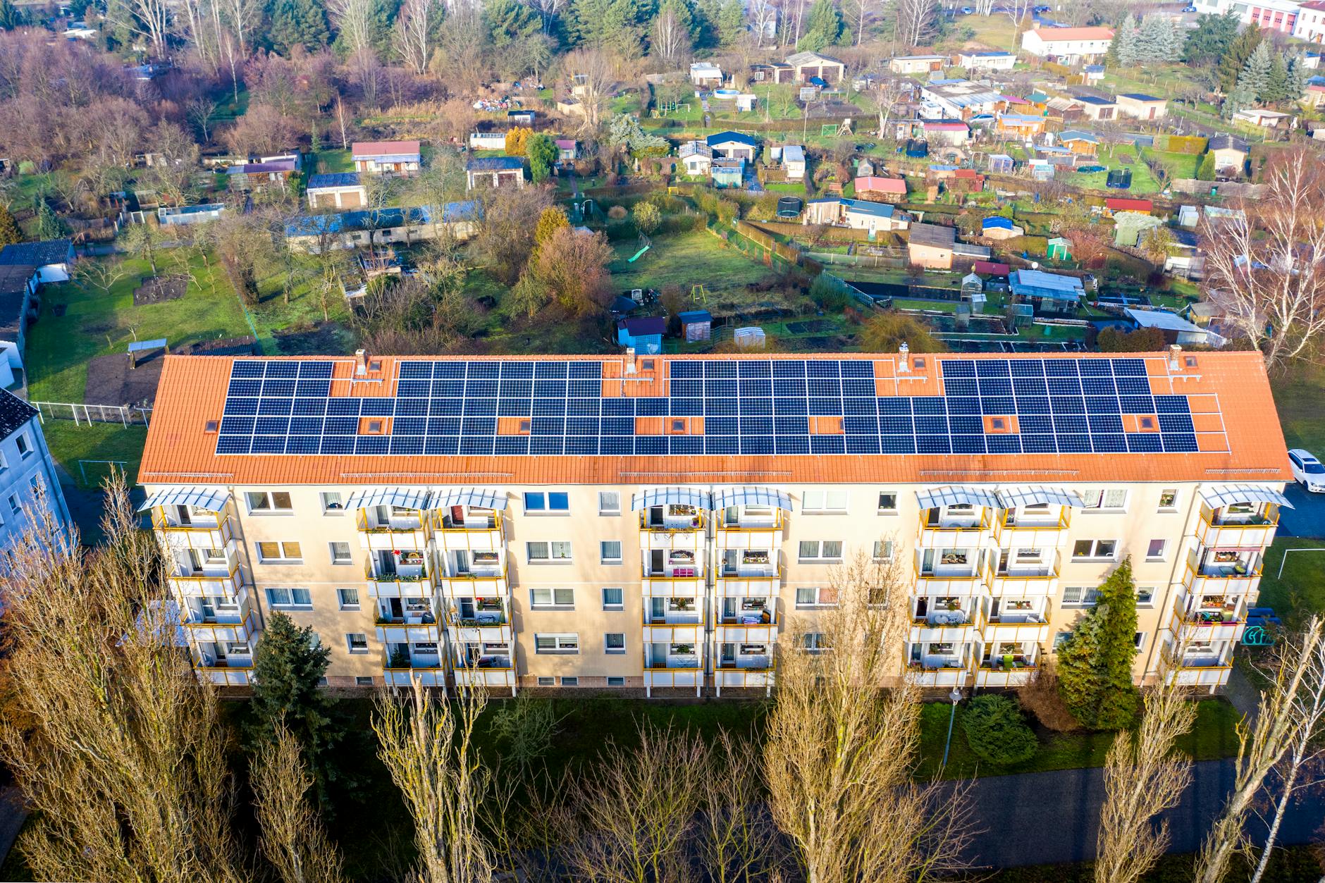 Solar panels - Solar Shingles Guide - Image 1