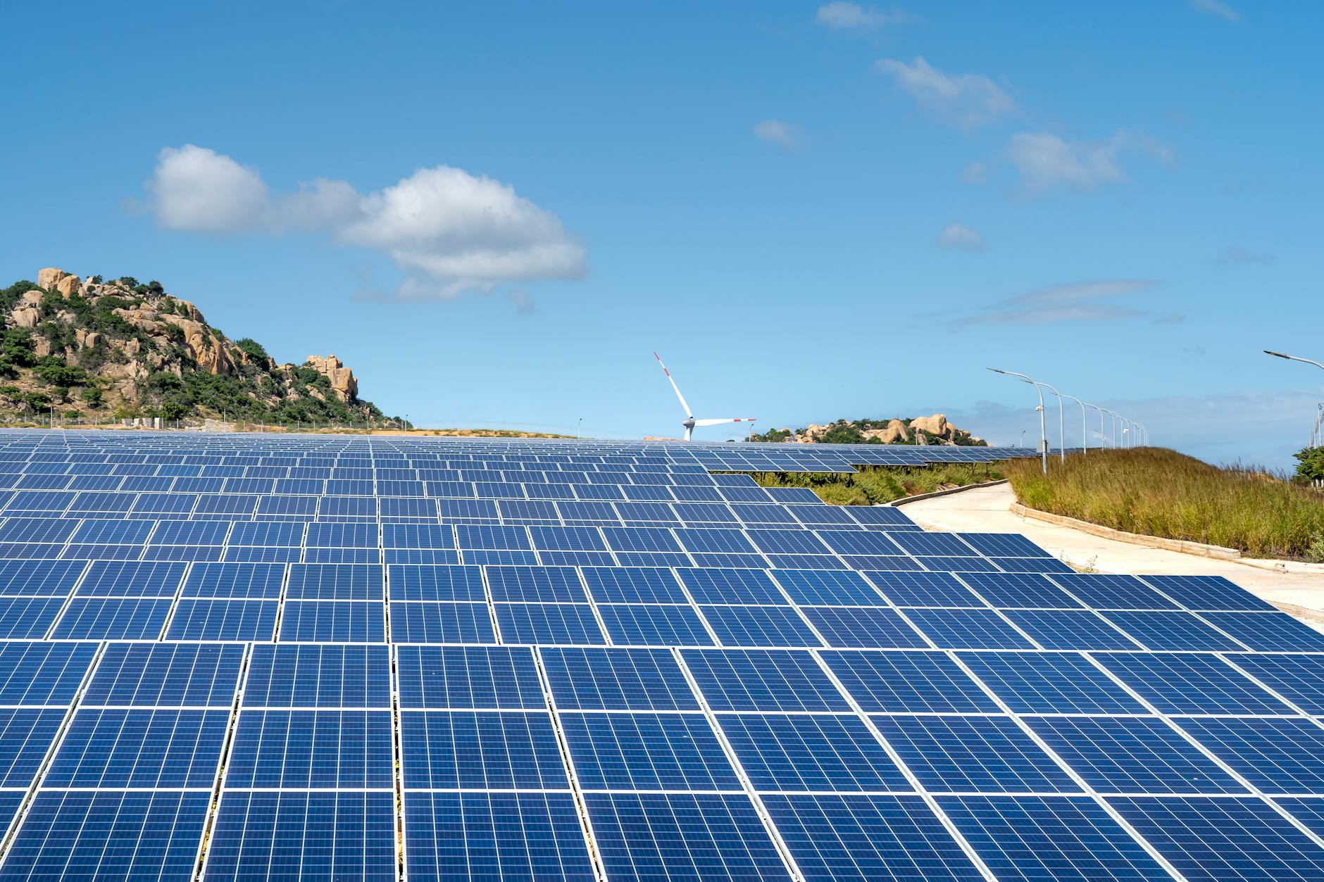 Solar panels - Solar Vs Electricity Cost