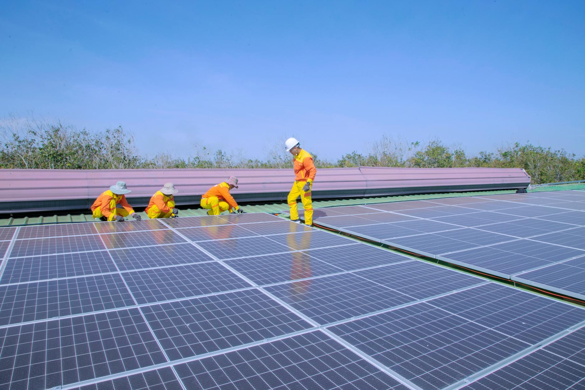 Solar panels - How Much Solar Do I Need To Po - Image 2