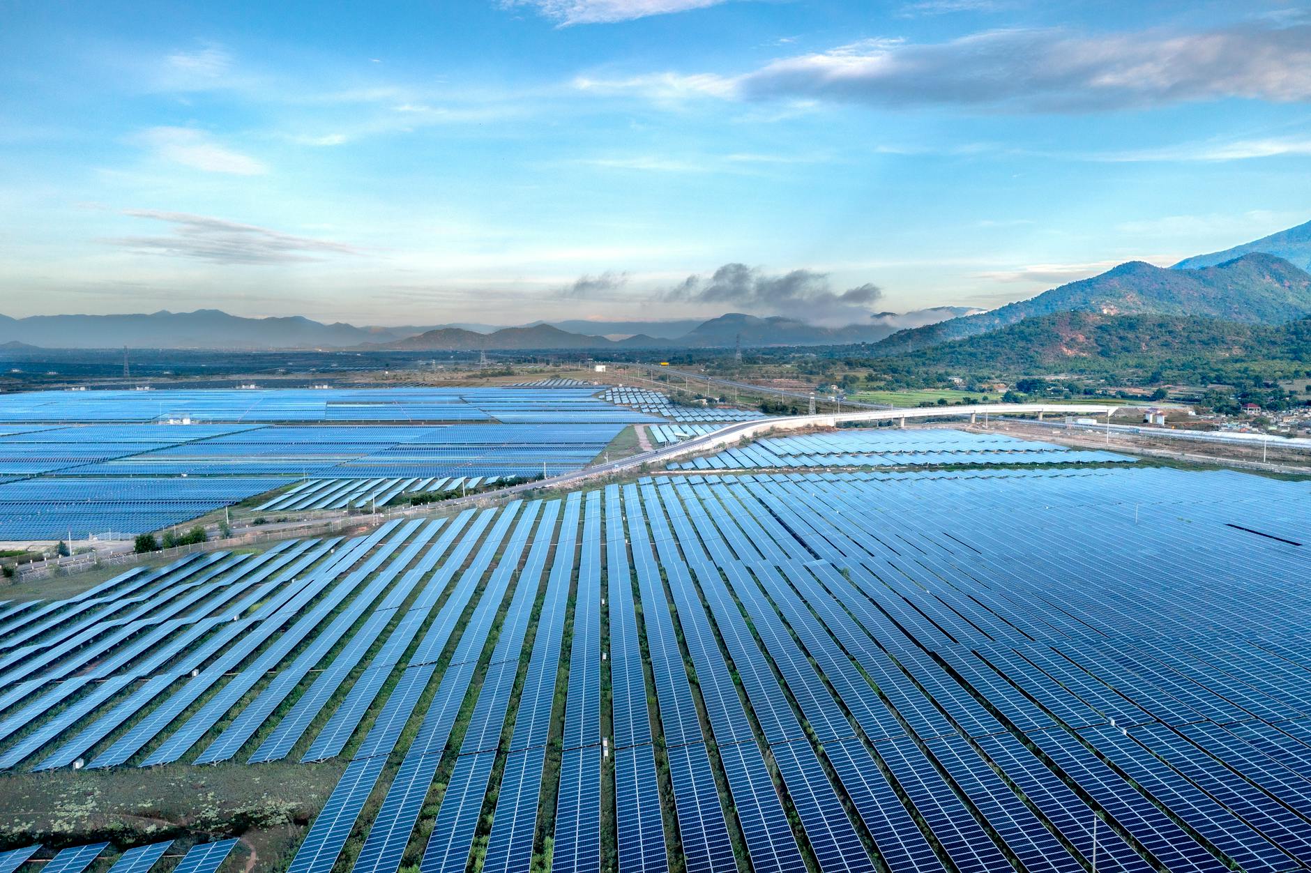 Solar panels - Solar Charge Controller - Image 1